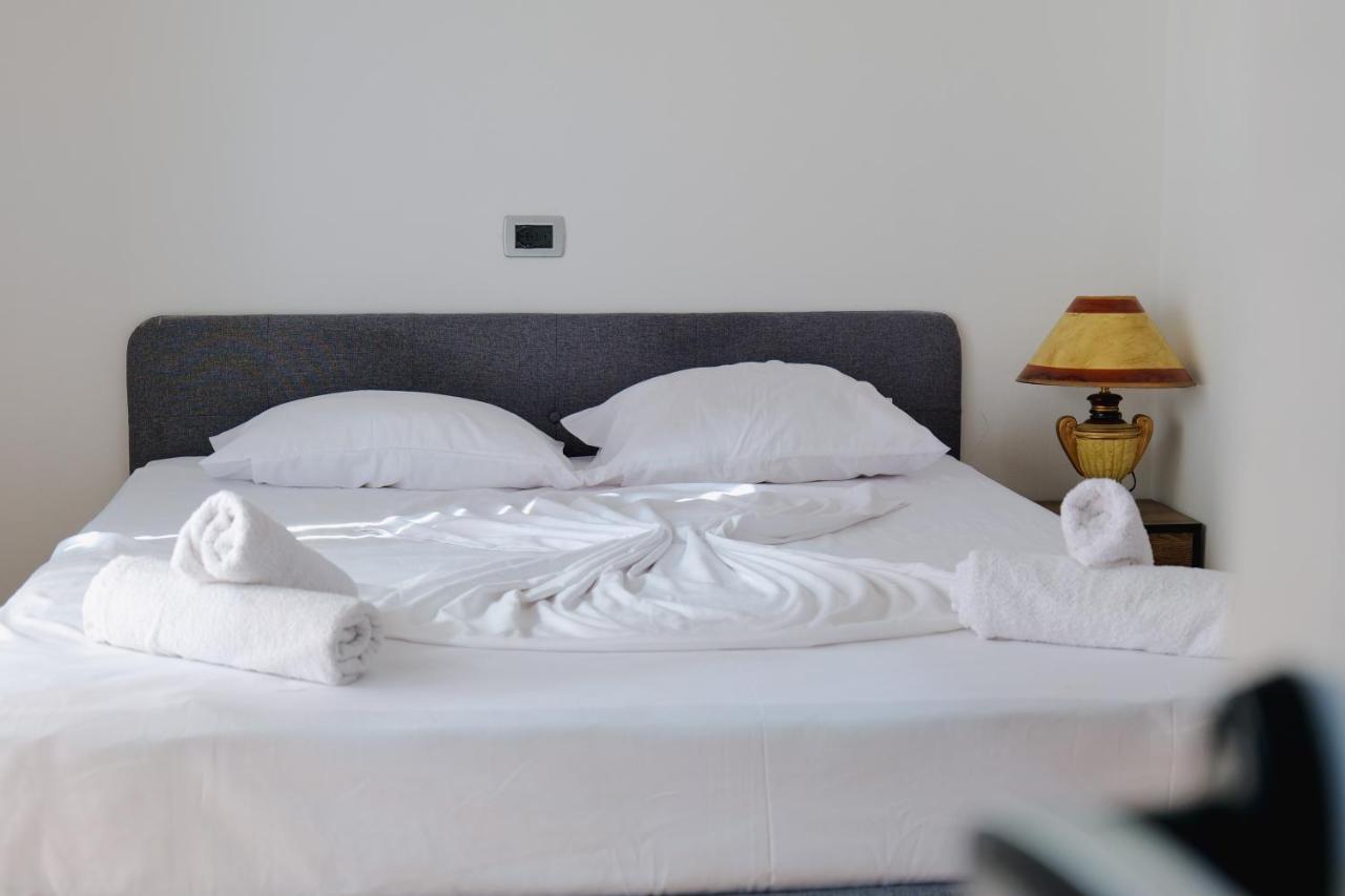 Hotel Leon Saranda Extérieur photo