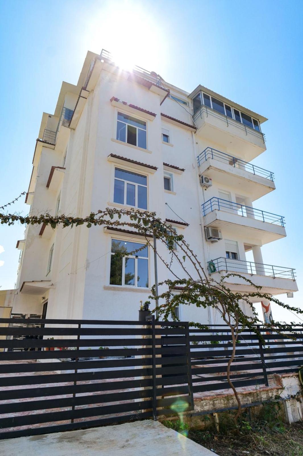 Hotel Leon Saranda Extérieur photo